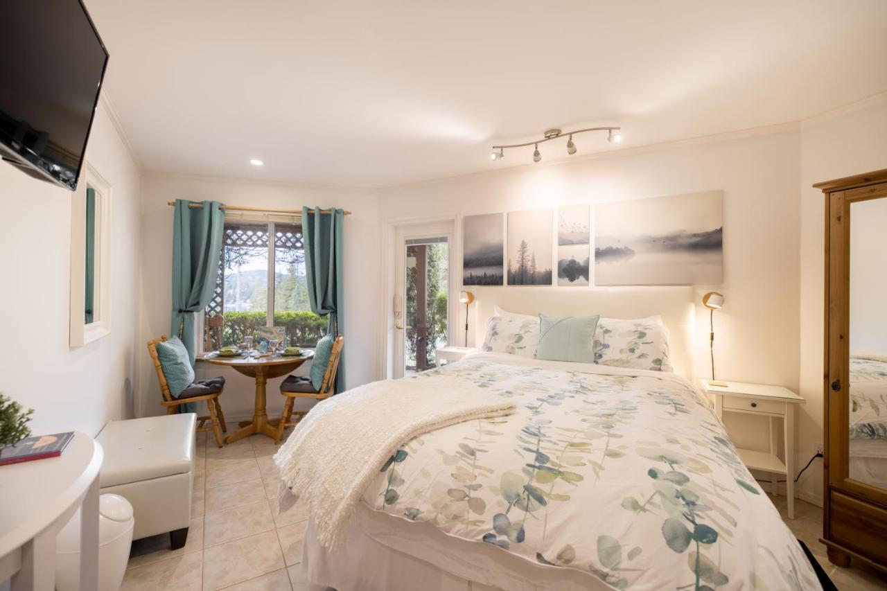 Enchanter Ocean View Suites Madeira Park Экстерьер фото